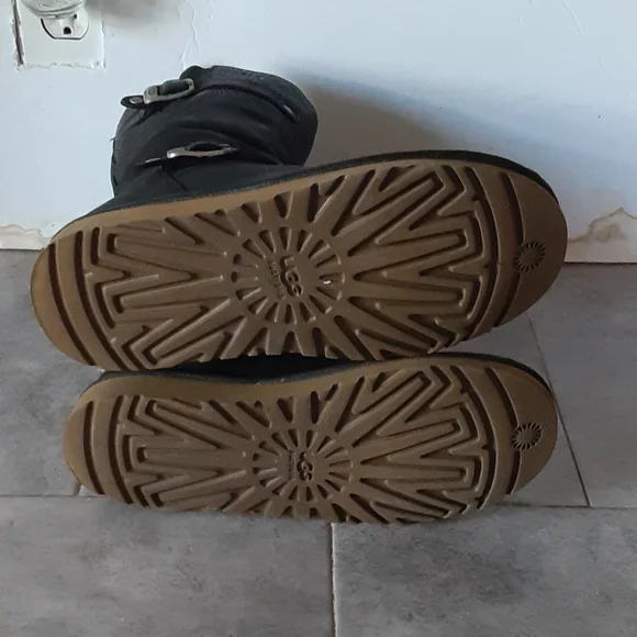 UGG boots size 5 - Picture 5 of 5